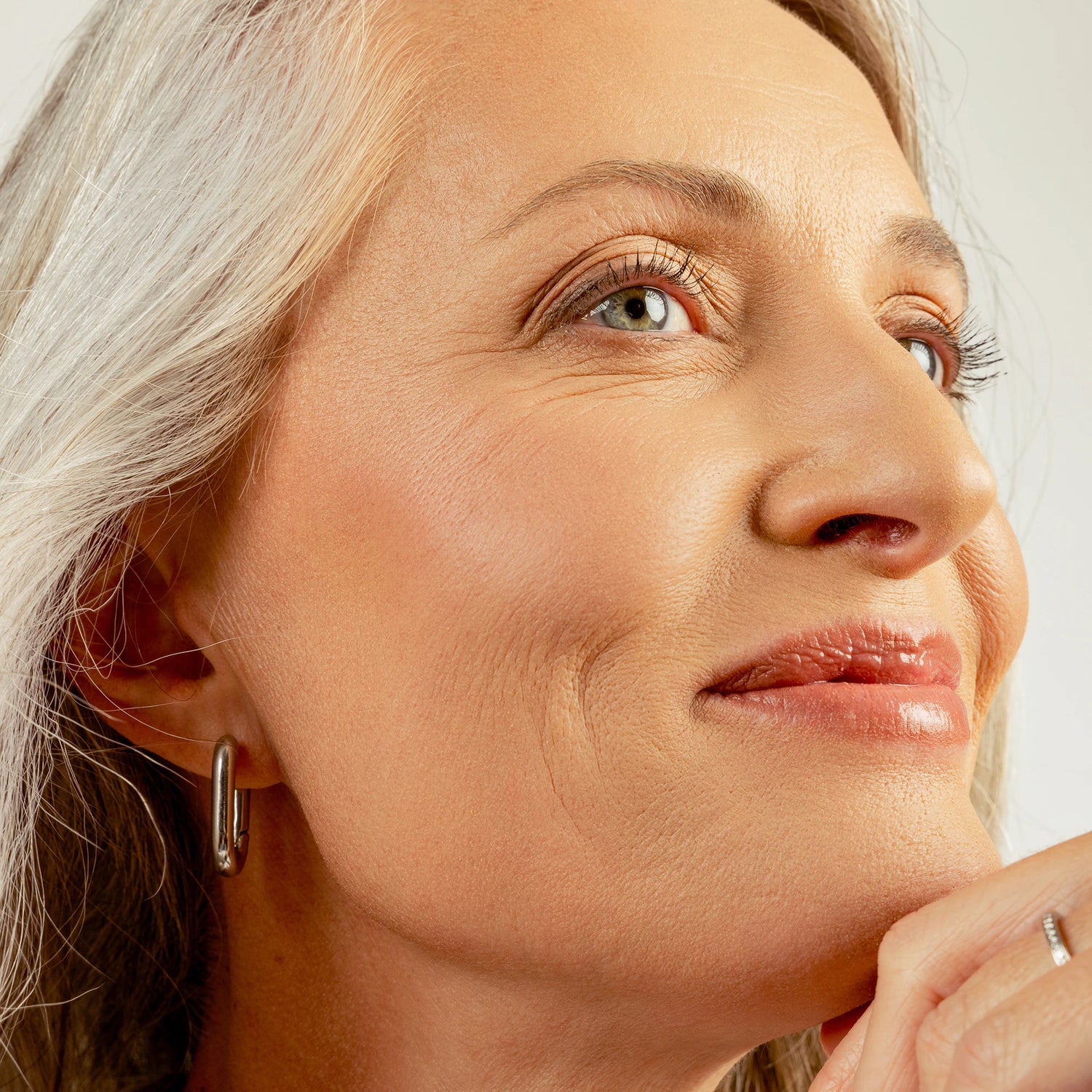 4-in-1 Pressed Mature model close up side profile