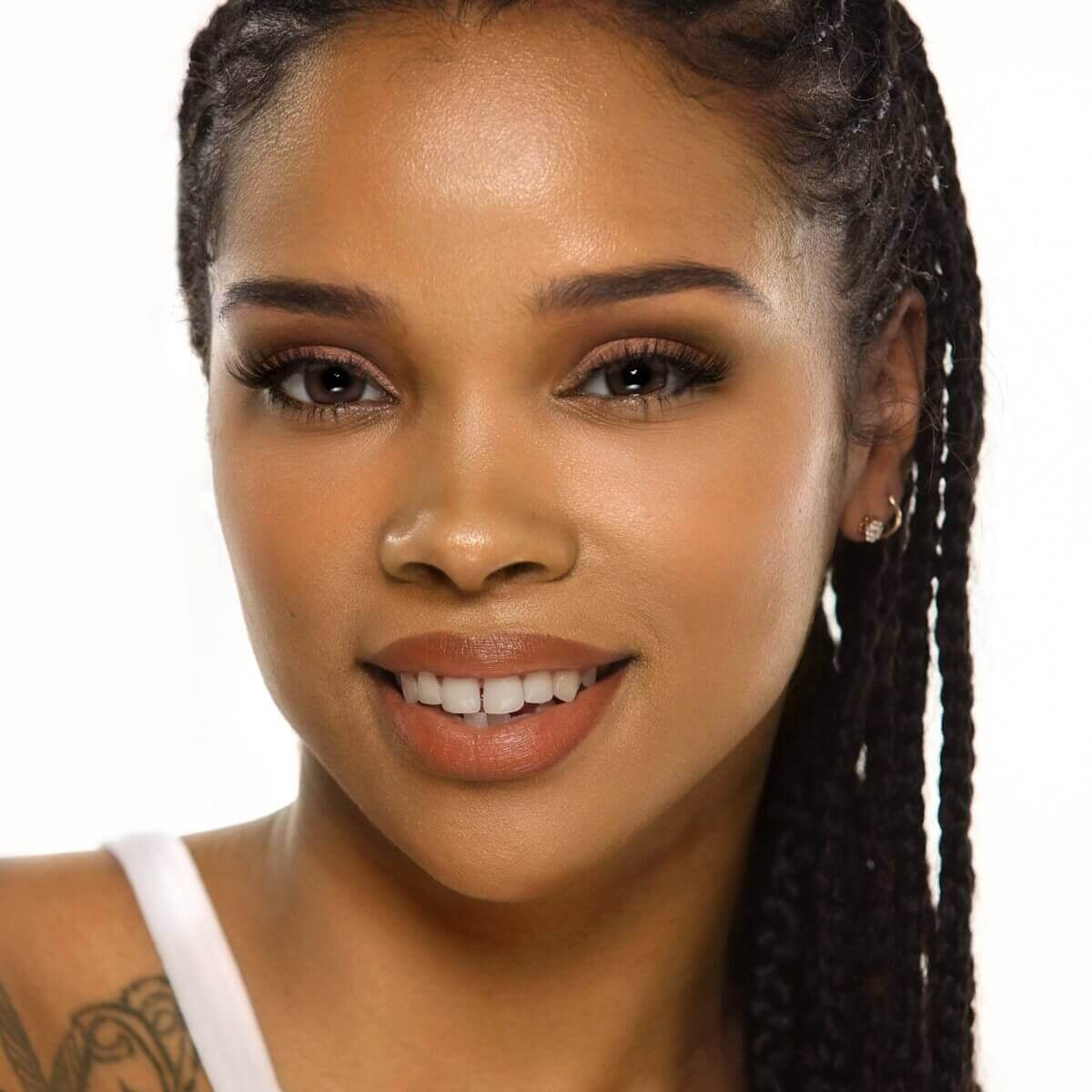 4 - in - 1 Foundation Stick Cream - to - Velvet Matte Foundation - PÜR Beauty